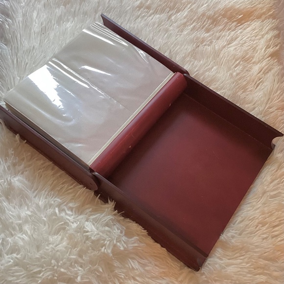 Studio Collection Wooden Photo Album — Holds 200 Photos (4 x 6”) - Picture 6 of 10